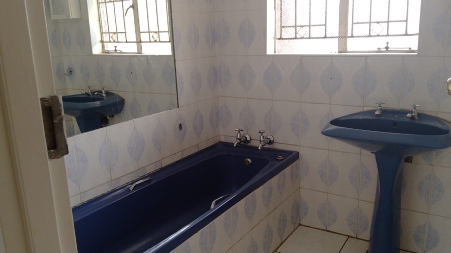 To Let 4 Bedroom Property for Rent in Kagisanong Free State